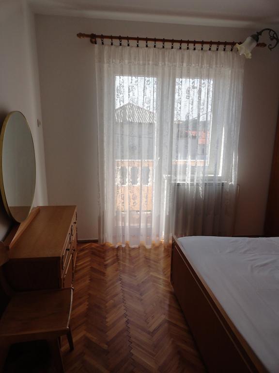 Apartments & Rooms Karmela Banjol Chambre photo