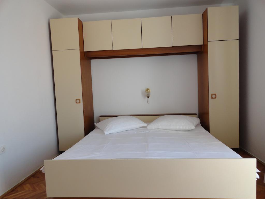 Apartments & Rooms Karmela Banjol Chambre photo